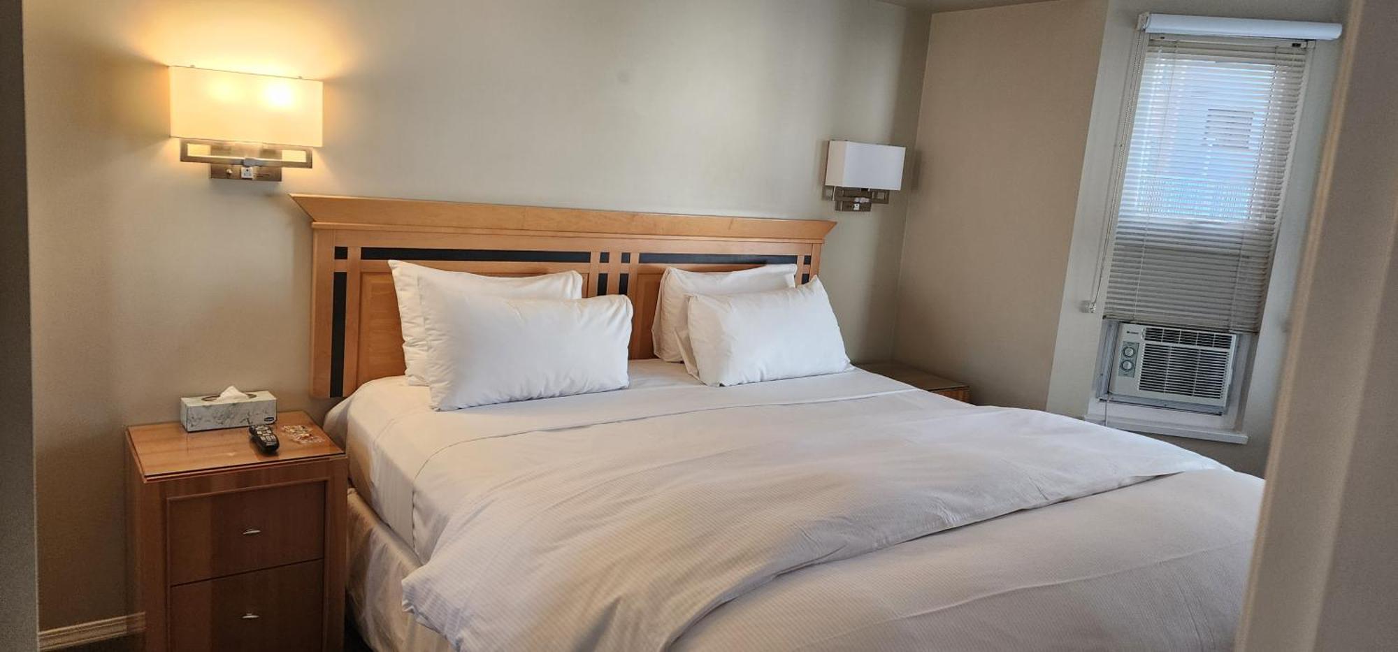Times Square Suites Hotel Vancouver Buitenkant foto