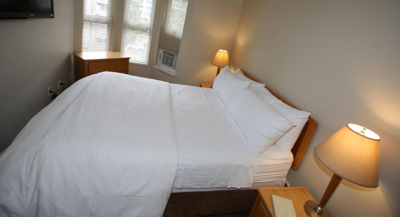 Times Square Suites Hotel Vancouver Buitenkant foto
