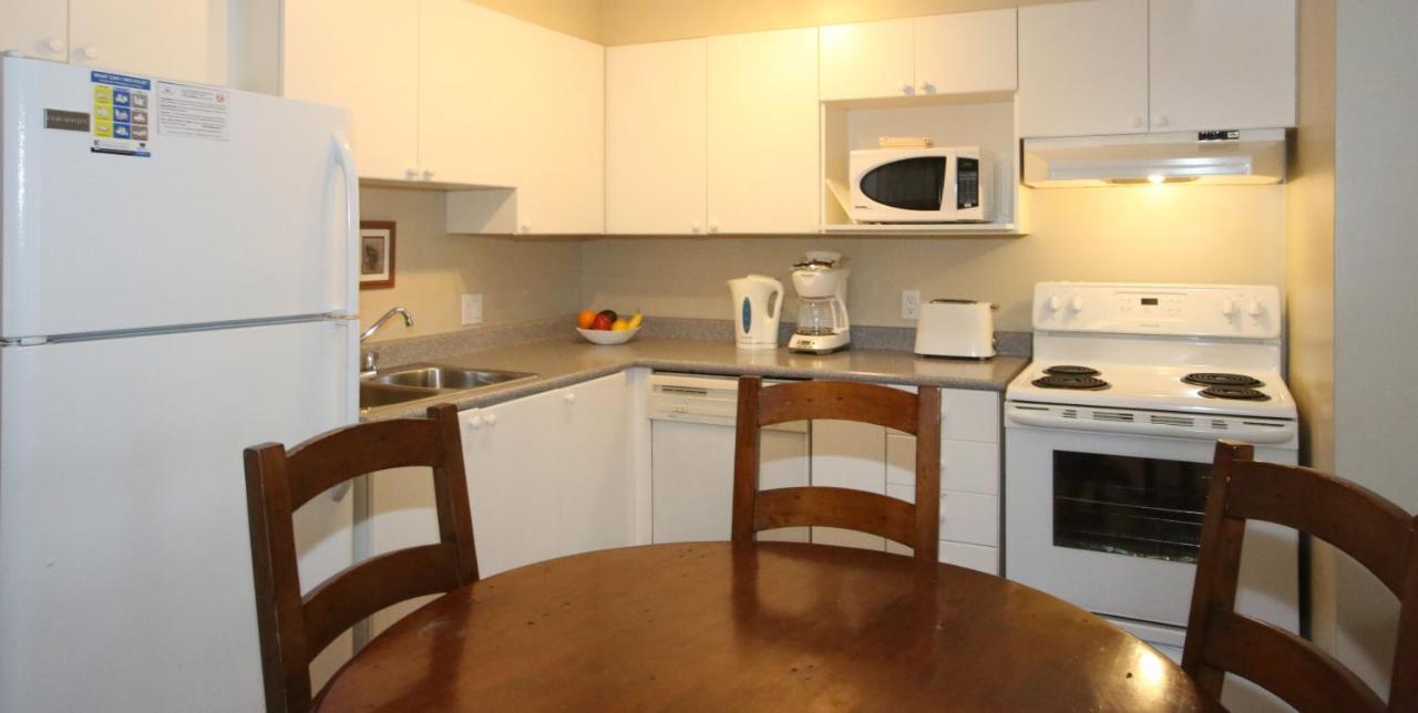 Times Square Suites Hotel Vancouver Buitenkant foto