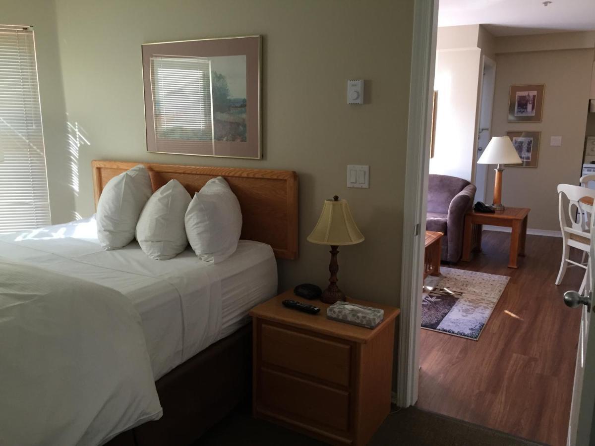Times Square Suites Hotel Vancouver Buitenkant foto